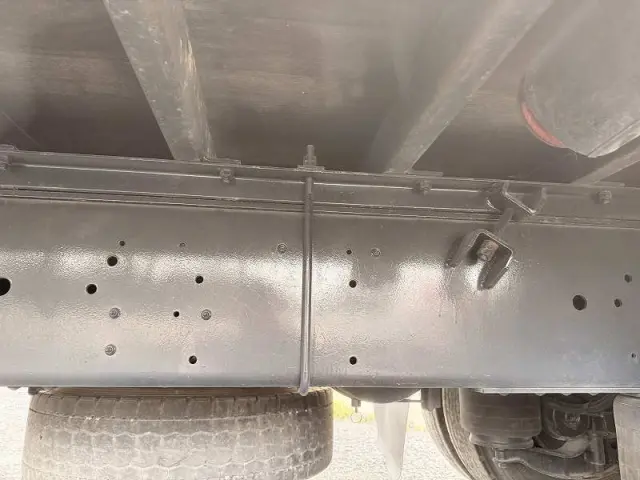 いすゞ ギガ PDG-CYL77V8(6x2)の写真25