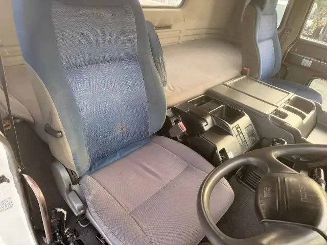 いすゞ ギガ PDG-CYL77V8(6x2)の写真45