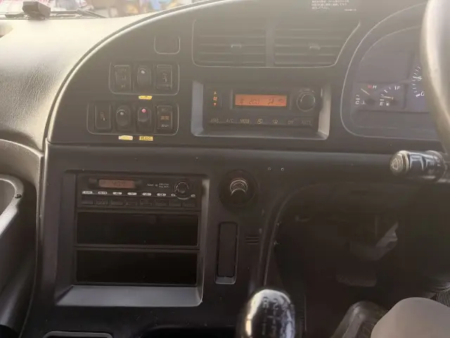 いすゞ ギガ PDG-CYL77V8(6x2)の写真49
