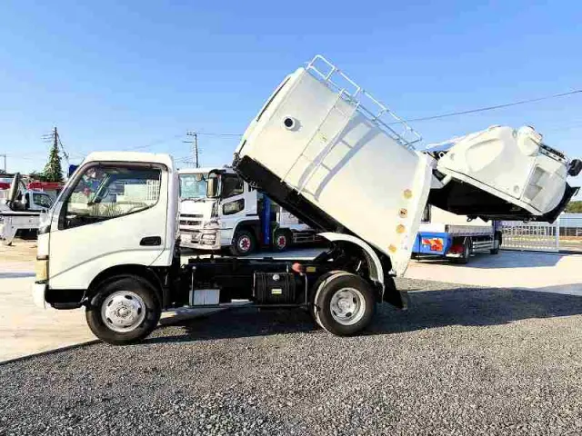 トヨタ ダイナ PD-XZU304A(2WD)の写真2