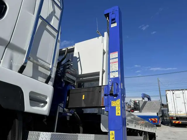 三菱 ファイター QKG-FK62FZ(2WD)の写真9