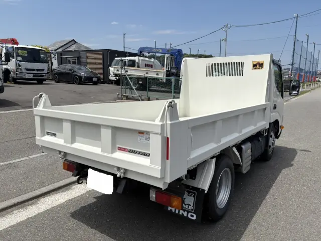 日野 デュトロ 2RG-XZU600T(2WD)の写真4