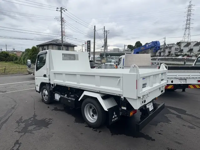 三菱 キャンター 2RG-FBA60(2WD)の写真4