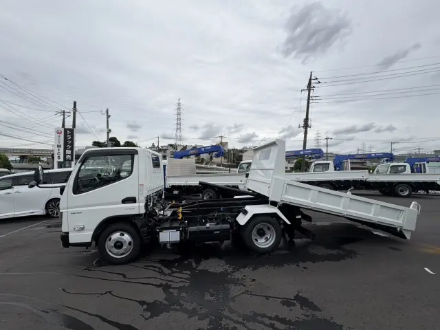 三菱 キャンター 2RG-FBA60(2WD)の写真6