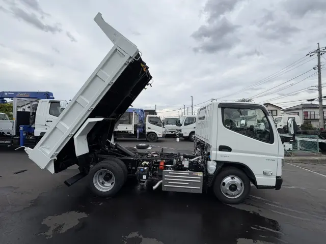 三菱 キャンター 2RG-FBA60(2WD)の写真8
