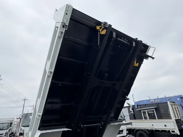 三菱 キャンター 2RG-FBA60(2WD)の写真14
