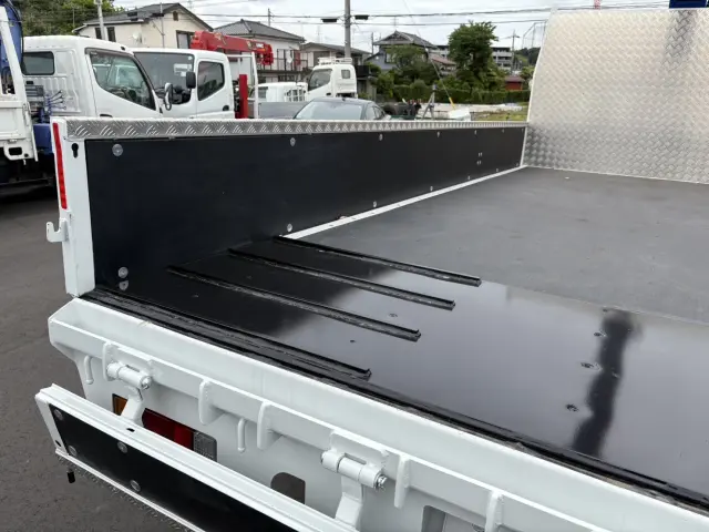 三菱 キャンター 2PG-FEB90(2WD)の写真10