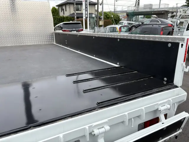 三菱 キャンター 2PG-FEB90(2WD)の写真11