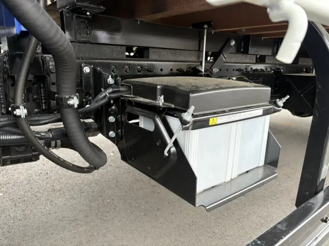 三菱 キャンター 2PG-FEB90(2WD)の写真22