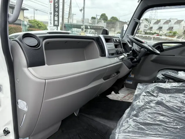 三菱 キャンター 2PG-FEB90(2WD)の写真36