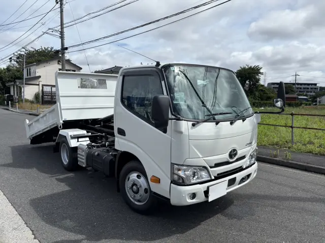 トヨタ ダイナ 2KG-XZU600D(2WD)の写真2