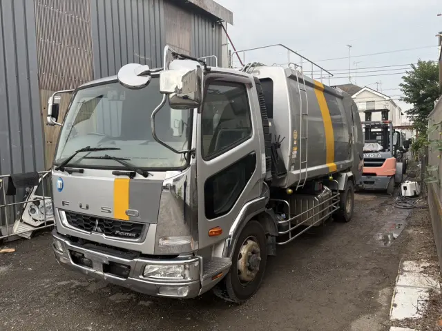 三菱 ファイター QKG-FK72FZ(2WD)の写真1