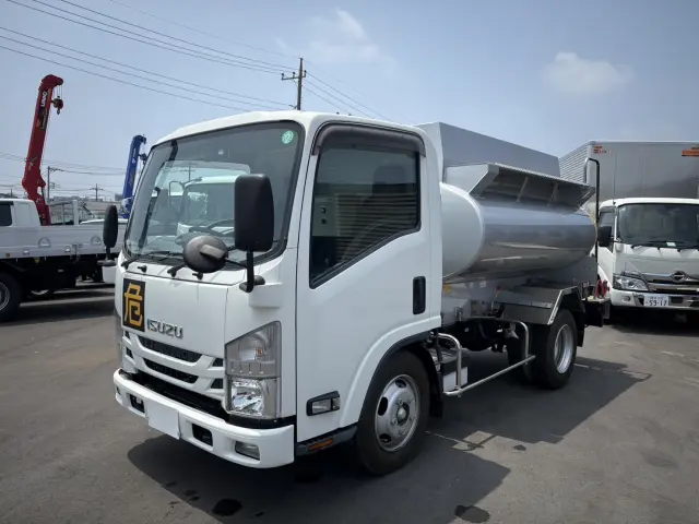 いすゞ エルフ 2RG-NMR88N(2WD)の写真1
