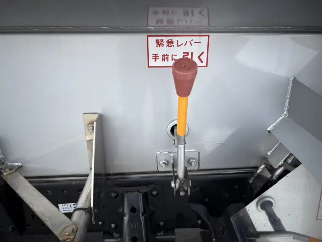 いすゞ エルフ 2RG-NMR88N(2WD)の写真7