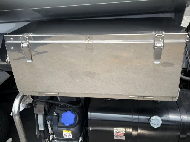 いすゞ エルフ 2RG-NMR88N(2WD)の写真8