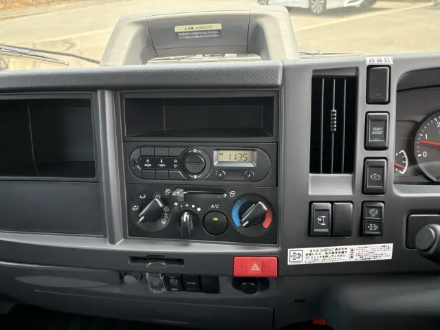 いすゞ エルフ 2RG-NMR88N(2WD)の写真25