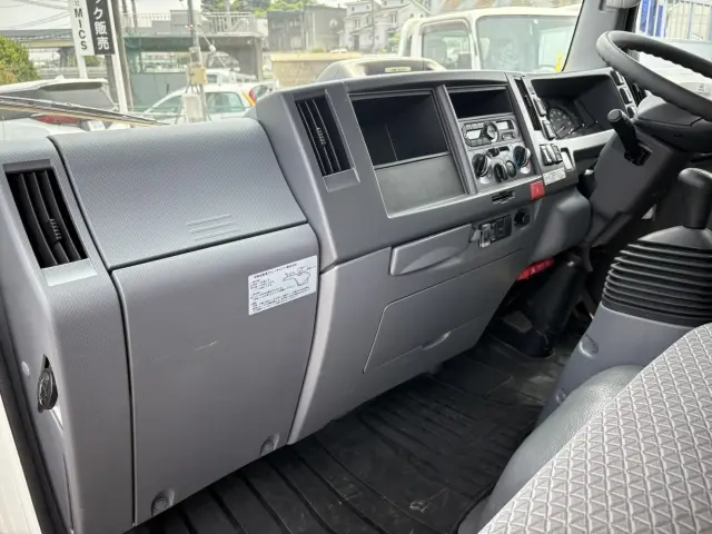 いすゞ エルフ 2RG-NMR88N(2WD)の写真29