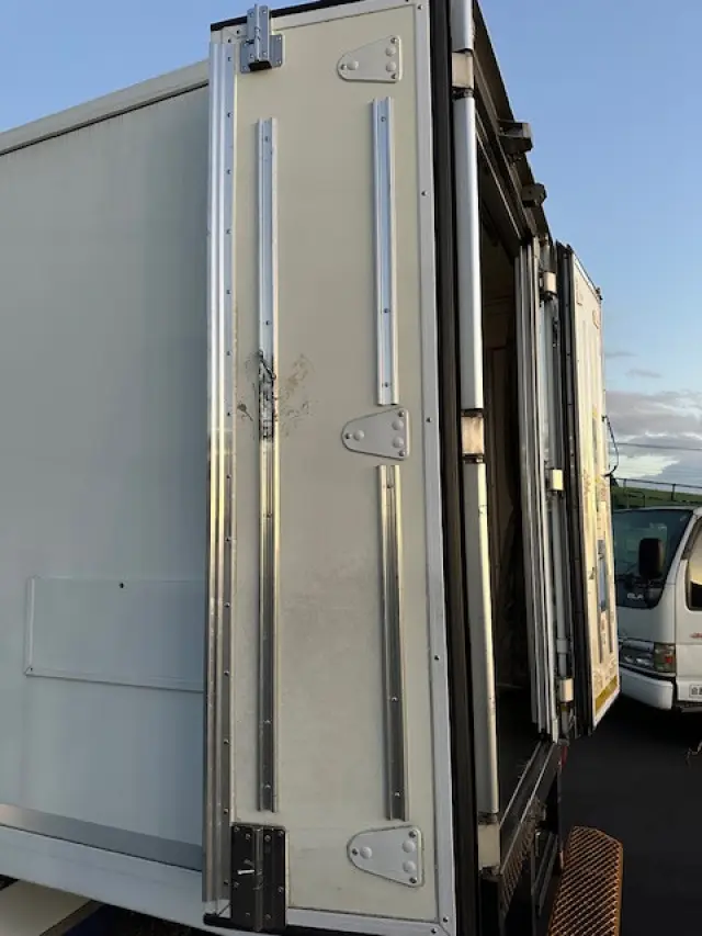 いすゞ エルフ TPR-NPR85AN(2WD)の写真8