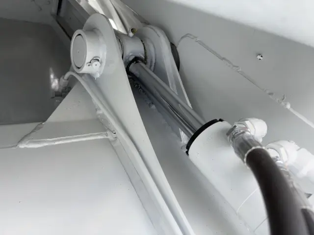 三菱 キャンター 2RG-FEAV0(2WD)の写真13