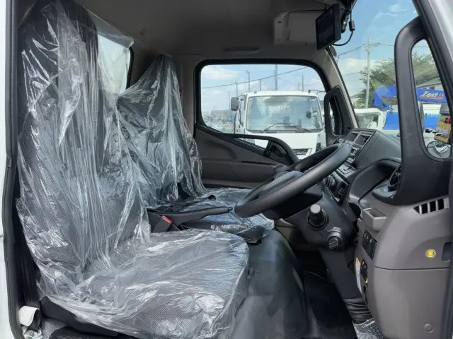 三菱 キャンター 2RG-FEAV0(2WD)の写真32