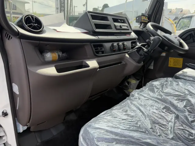 三菱 キャンター 2RG-FEAV0(2WD)の写真40