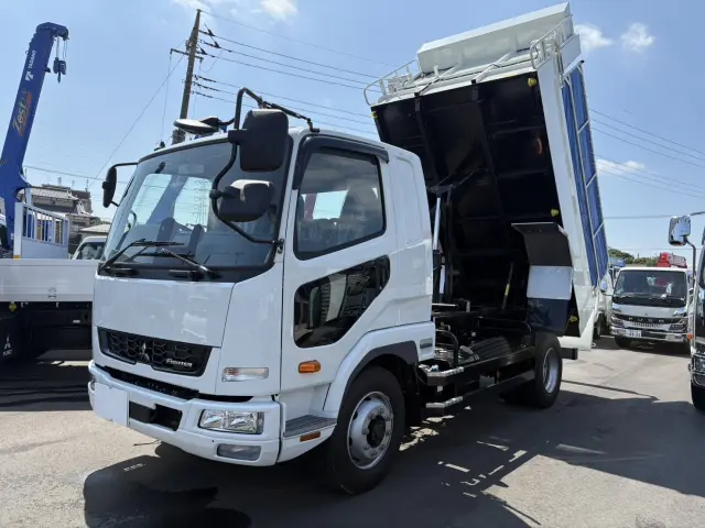 三菱 ファイター 2KG-FK62FZ(2WD)の写真1