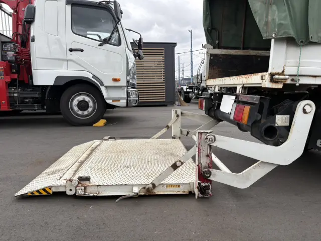 いすゞ エルフ TRG-NJS85A(4WD)の写真12