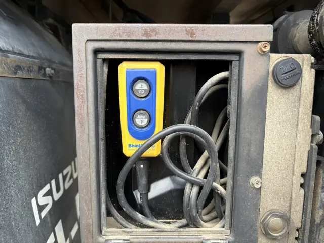 いすゞ エルフ TRG-NJS85A(4WD)の写真15
