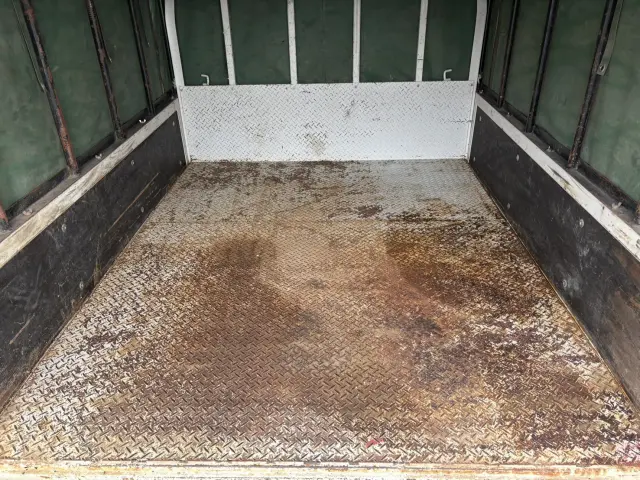 いすゞ エルフ TRG-NJS85A(4WD)の写真18