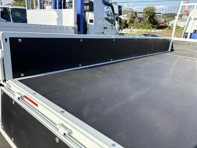 三菱 キャンター 2PG-FEB90(2WD)の写真10