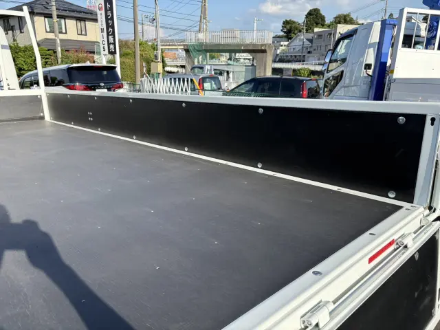 三菱 キャンター 2PG-FEB90(2WD)の写真11