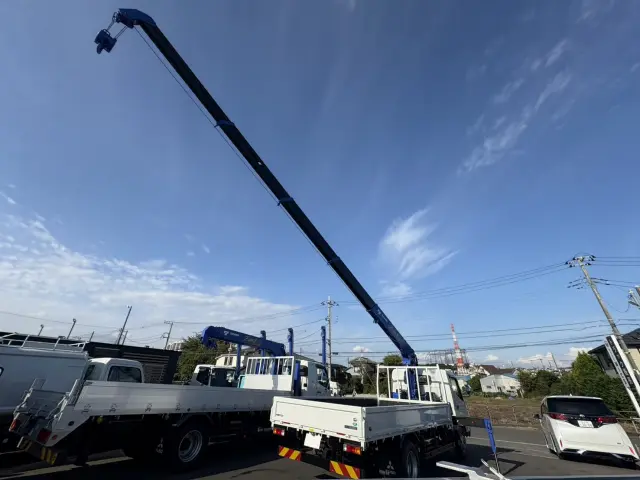 三菱 キャンター 2PG-FEB90(2WD)の写真14