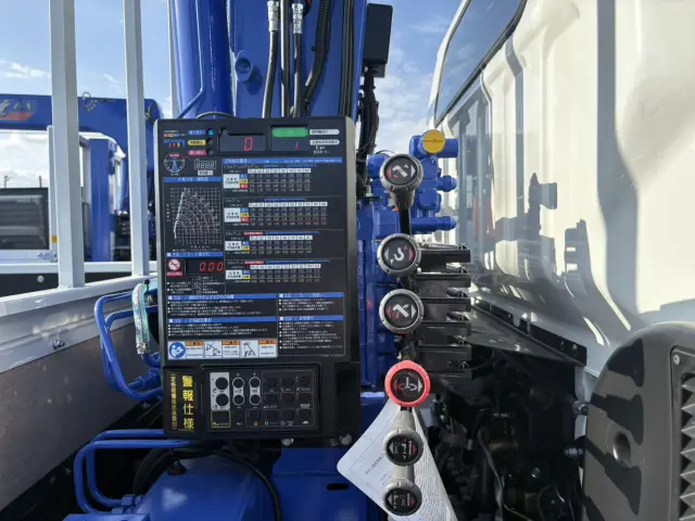 三菱 キャンター 2PG-FEB90(2WD)の写真18