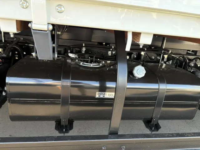 三菱 キャンター 2PG-FEB90(2WD)の写真27