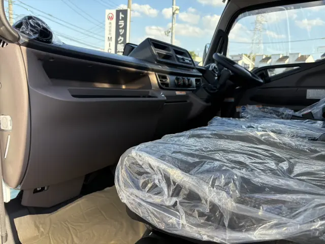 三菱 キャンター 2PG-FEB90(2WD)の写真37