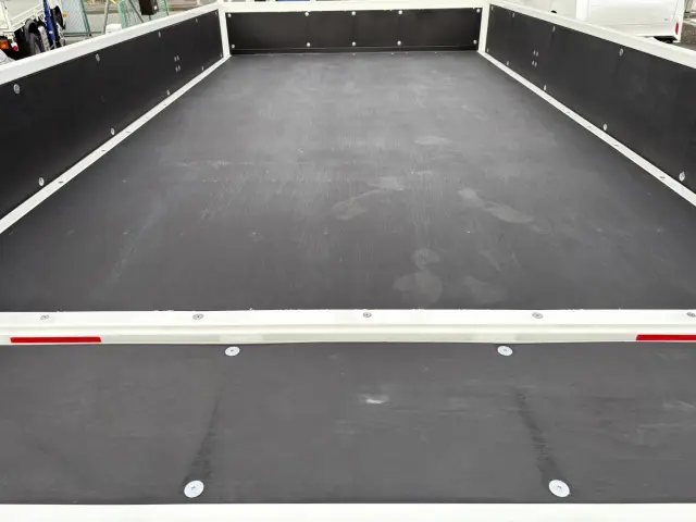 三菱 キャンター 2PG-FEB80(2WD)の写真12