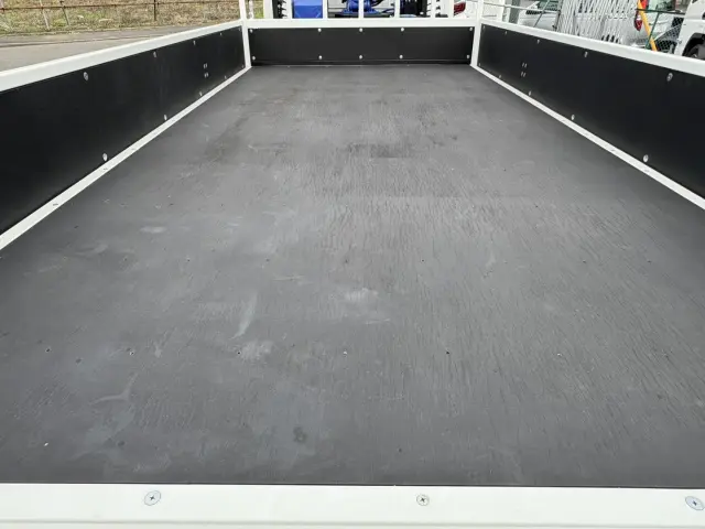 三菱 キャンター 2PG-FEB80(2WD)の写真12