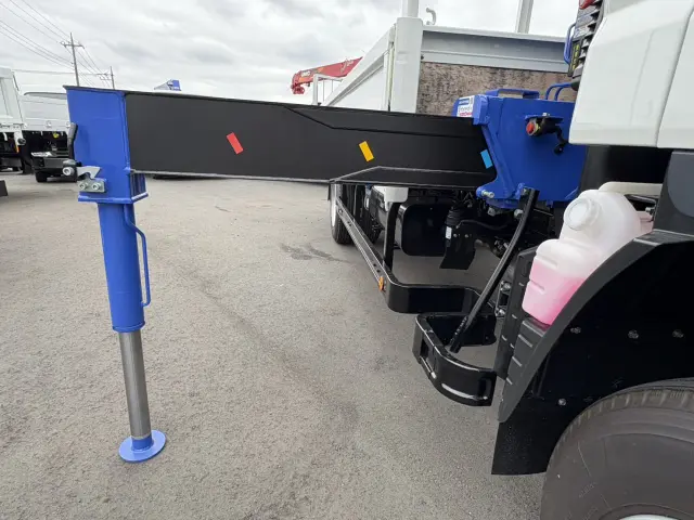 三菱 キャンター 2PG-FEB80(2WD)の写真16