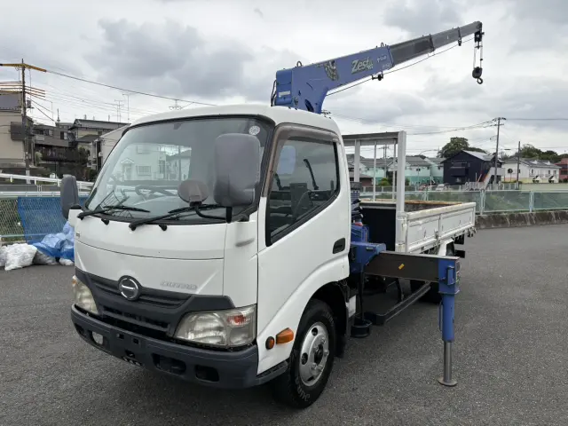 日野 デュトロ SKG-XZU650M(2WD)の写真1