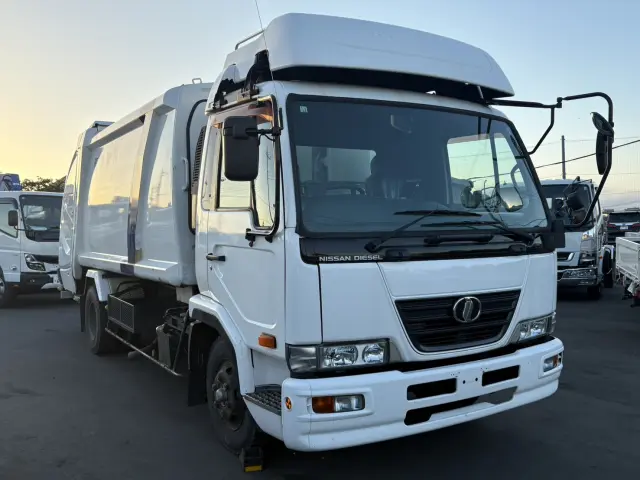 UD コンドル BDG-MK36C(2WD)の写真2