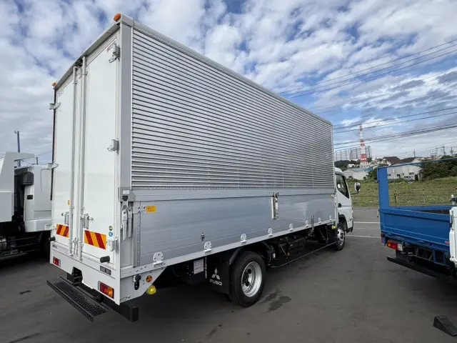三菱 キャンター 2PG-FEB90(2WD)の写真3