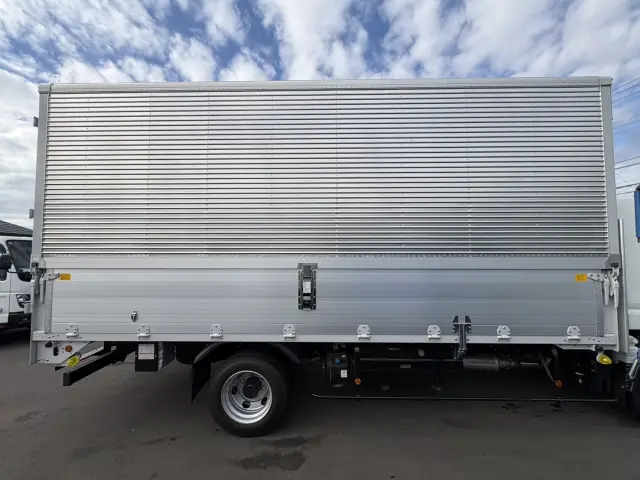 三菱 キャンター 2PG-FEB90(2WD)の写真6