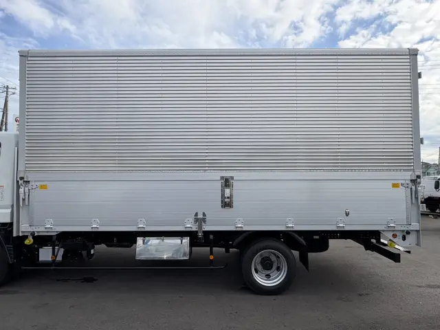 三菱 キャンター 2PG-FEB90(2WD)の写真7