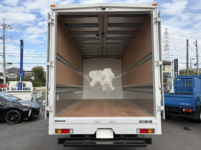 三菱 キャンター 2PG-FEB90(2WD)の写真9