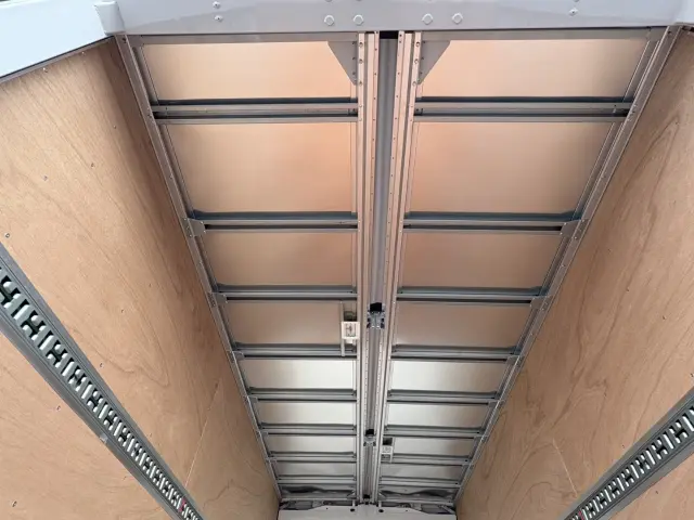 三菱 キャンター 2PG-FEB90(2WD)の写真13