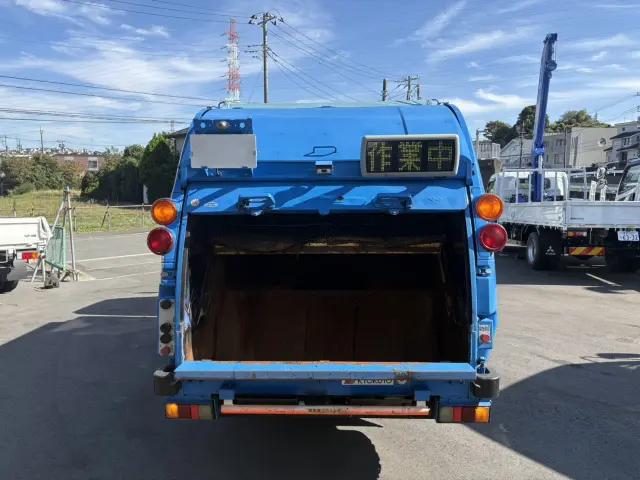 いすゞ エルフ TKG-NMR85AN(2WD)の写真9