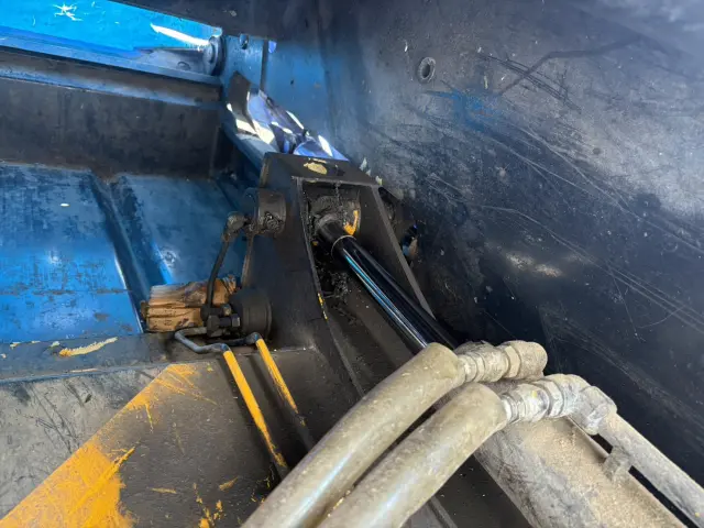 いすゞ エルフ TKG-NMR85AN(2WD)の写真13