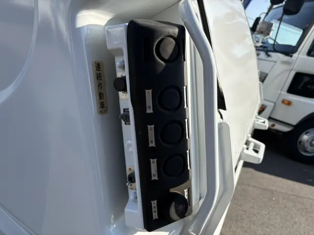 いすゞ エルフ TKG-NMR85AN(2WD)の写真15