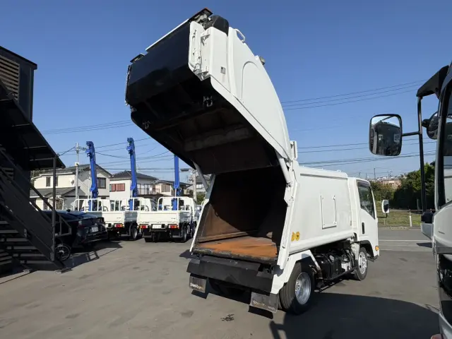 いすゞ エルフ TKG-NMR85AN(2WD)の写真16