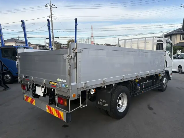 いすゞ エルフ 2RG-NPR88YN(2WD)の写真3